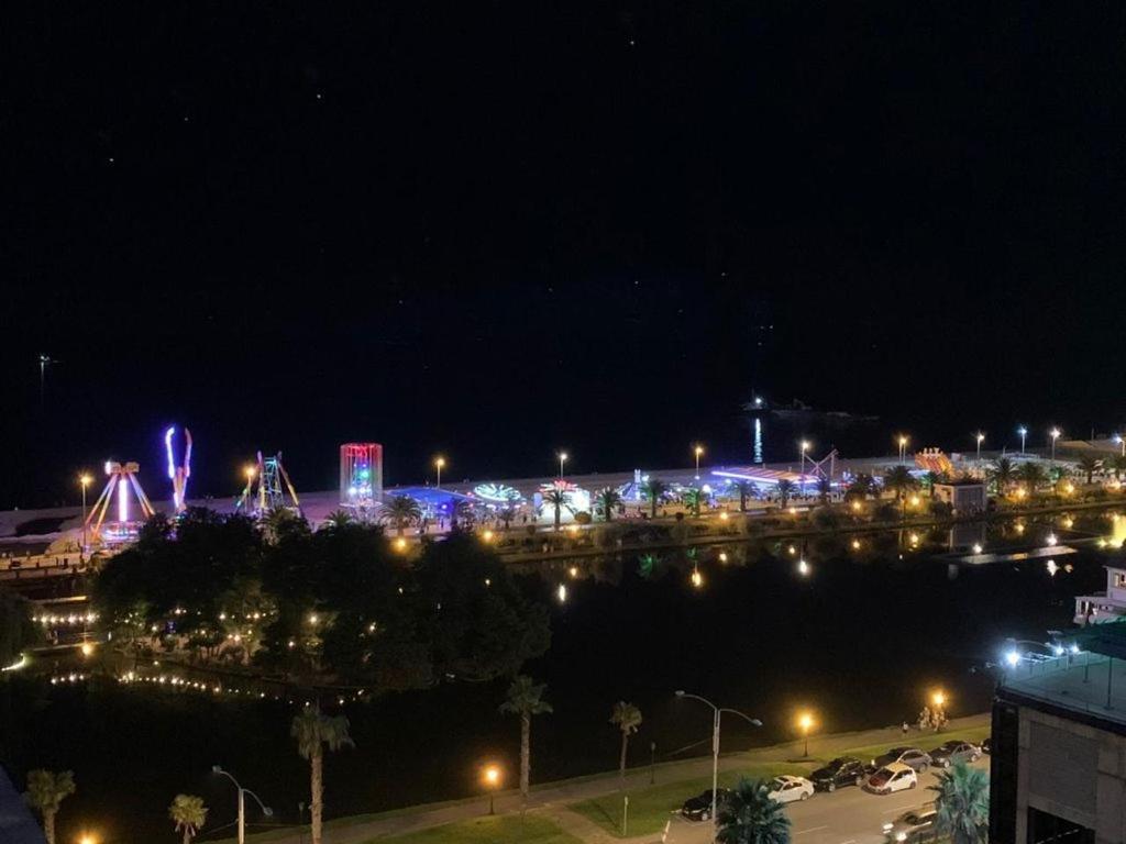 באטומי Orbi City Luxury Suit מראה חיצוני תמונה